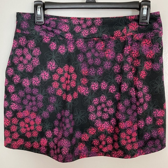 LL Bean, Size S, black, purple, pink, and gray colors, Women's Skort. - Picture 2 of 12